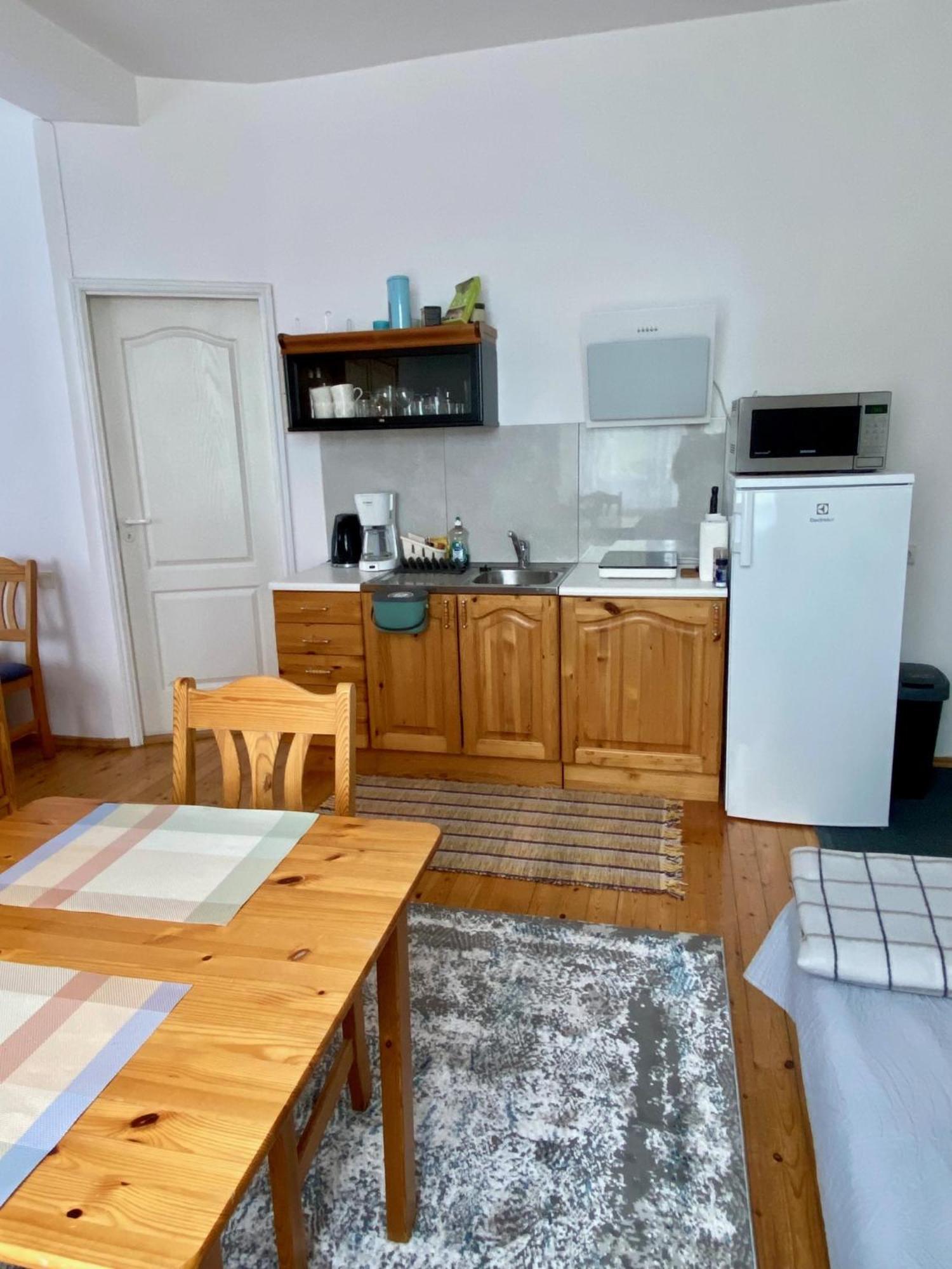 Vanapargi Apartments 페르누 외부 사진